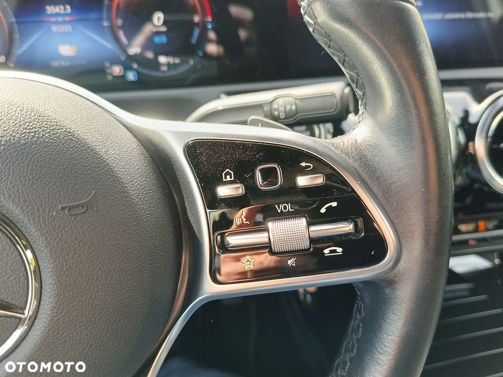 Mercedes-Benz Klasa A 250 E 8G-DCT Progressive - 19