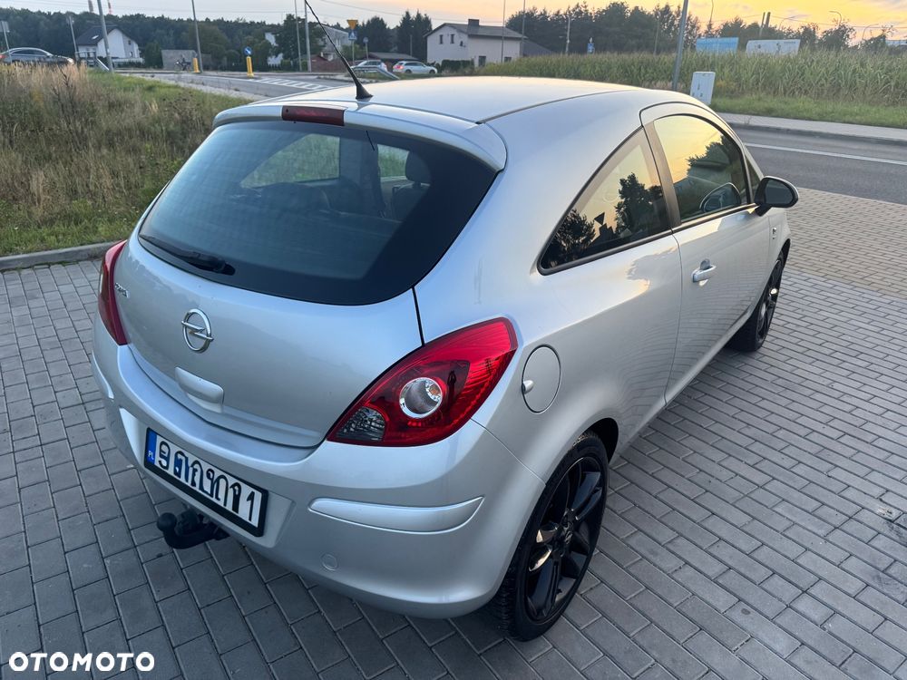 Opel Corsa 1.2 Cosmo - 22