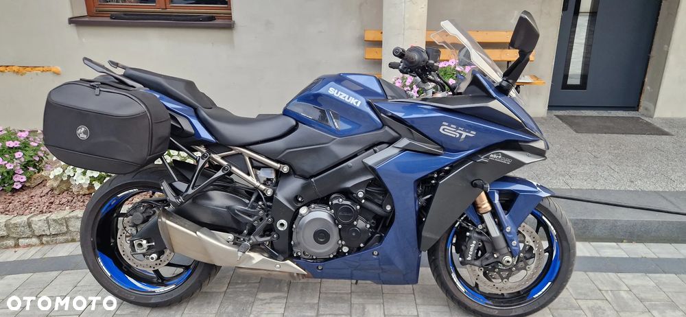 Suzuki GSX - 3