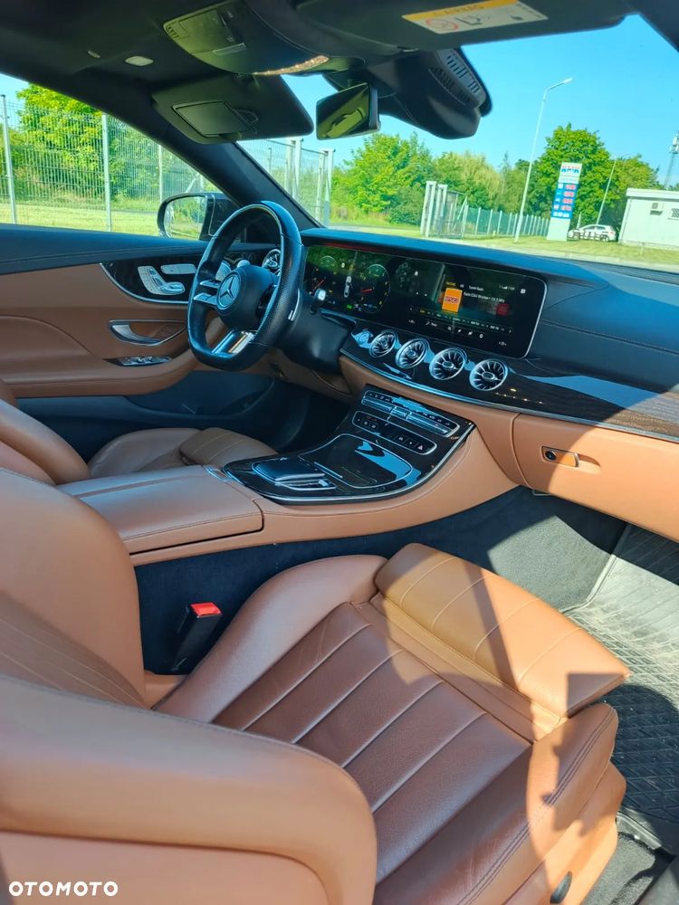 Mercedes-Benz Klasa E 200 Coupe 4-Matic 9G-TRONIC - 16