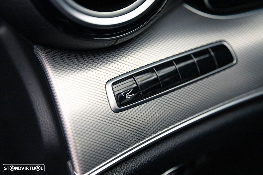 Mercedes-Benz E 220 d AMG Line - 25