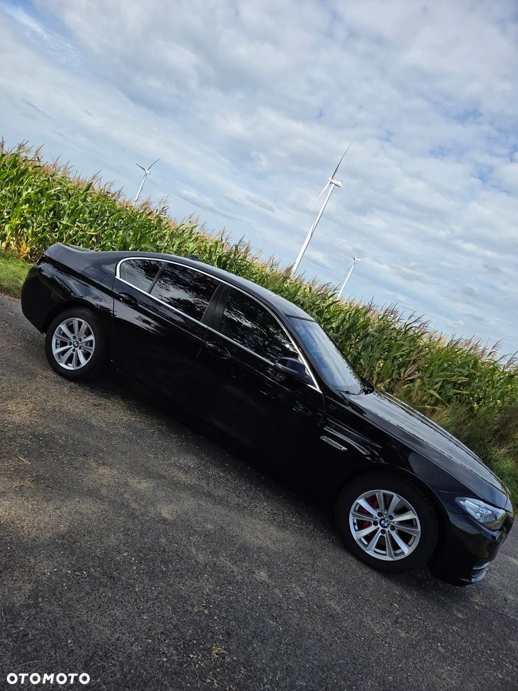BMW Seria 5 528i Sport-Aut Luxury Line - 1