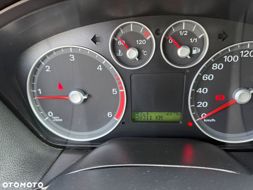 Ford Focus 1.6 TDCi Sport - 19