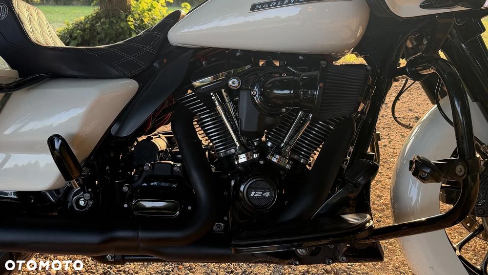Harley-Davidson Touring Road Glide - 6
