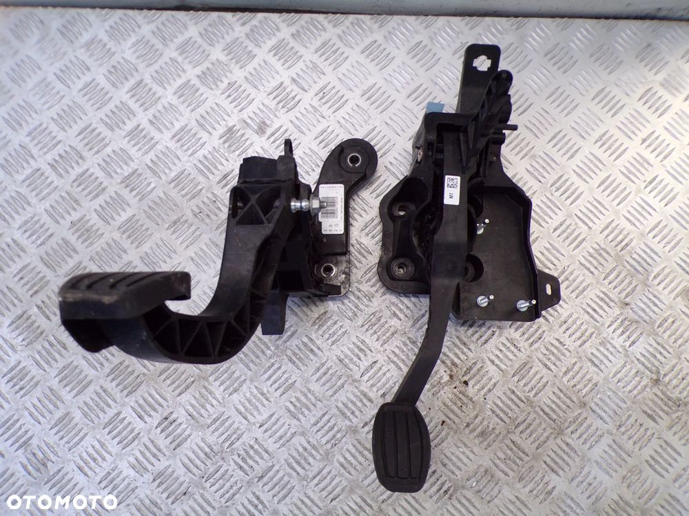 KOMPLET PEDAŁÓW PEDAŁ OPEL MOKKA B 1.2 - 1