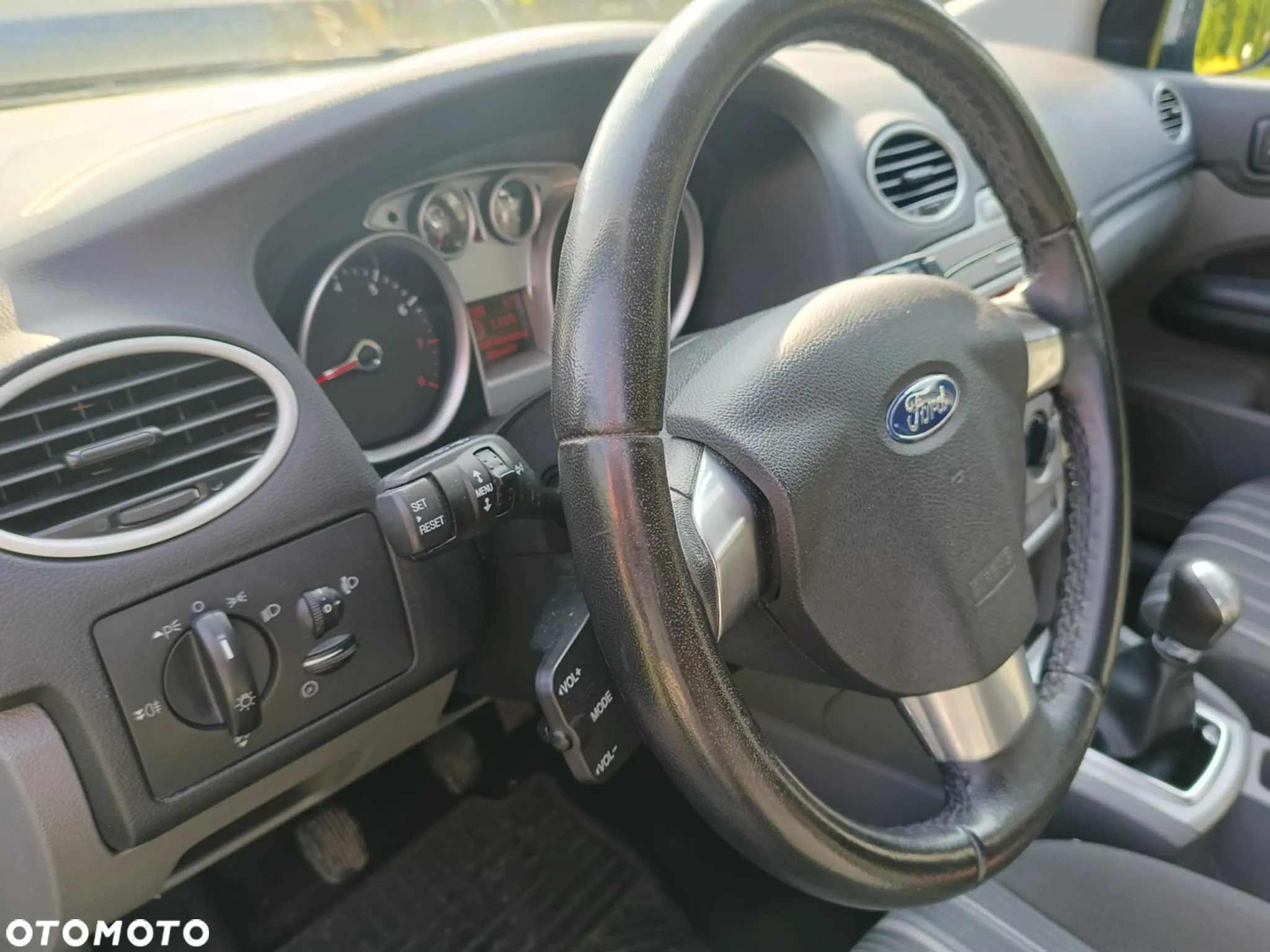 Ford Focus 1.4 Ambiente - 14
