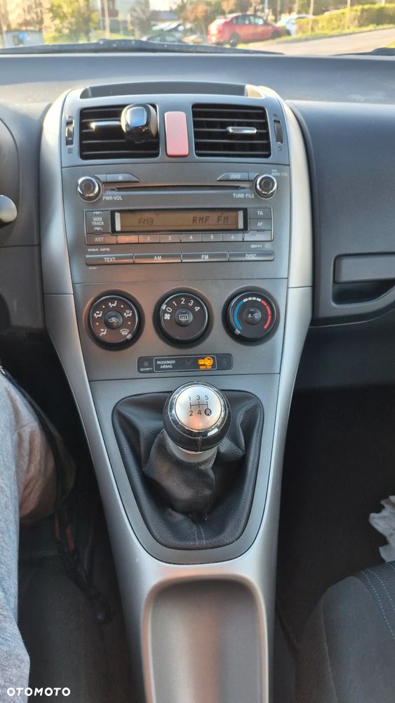 Toyota Auris 1.6 VVT-i Team - 17