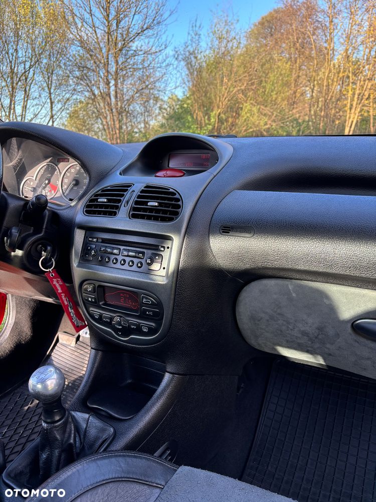 Peugeot 206 - 18