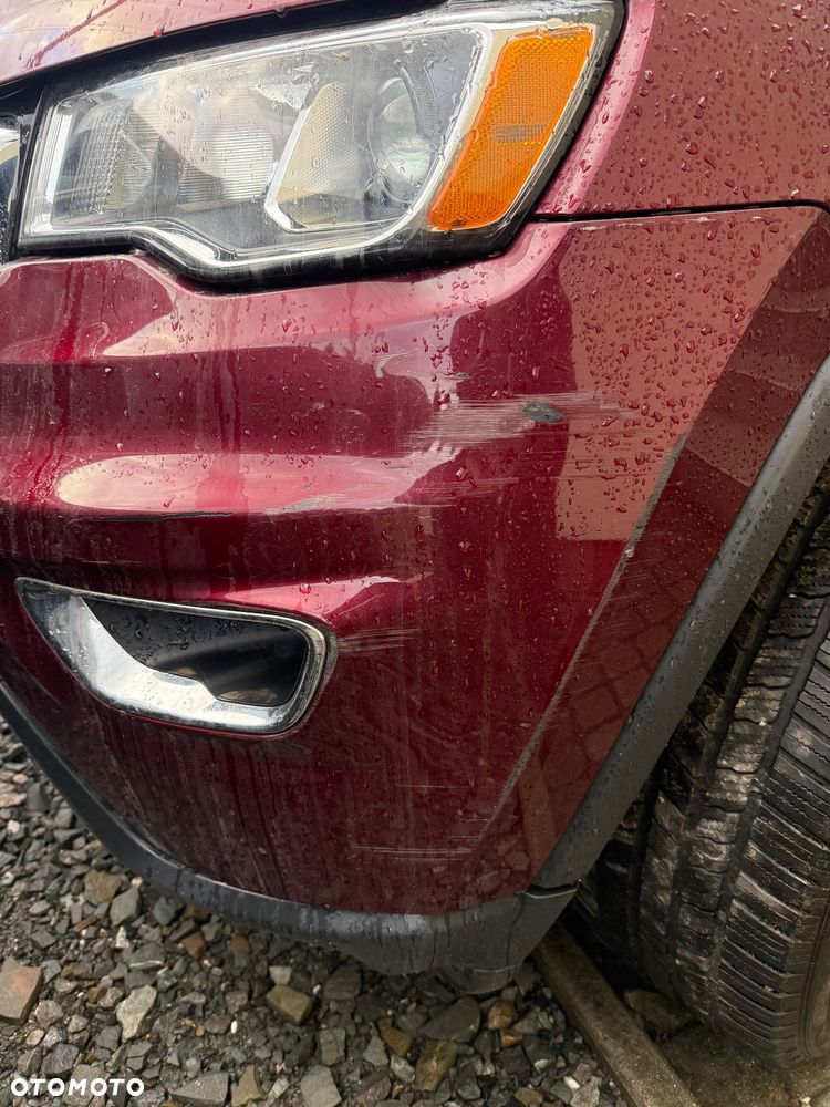 Jeep Grand Cherokee - 12