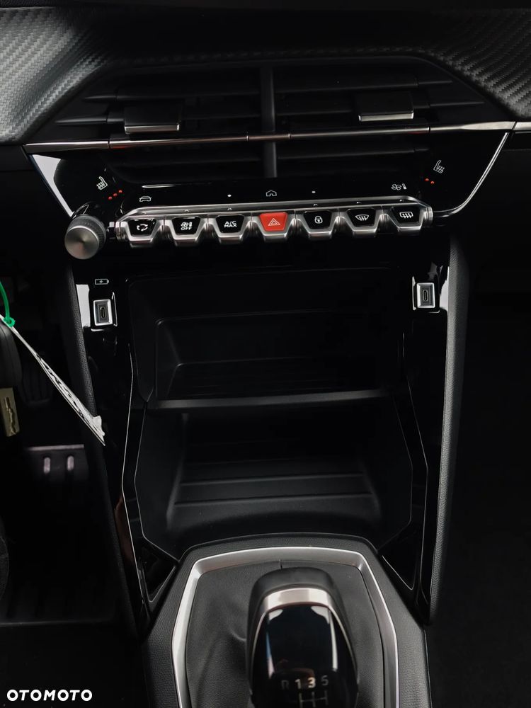 Peugeot 2008 PureTech 100 Style S&S BVM6 - 24