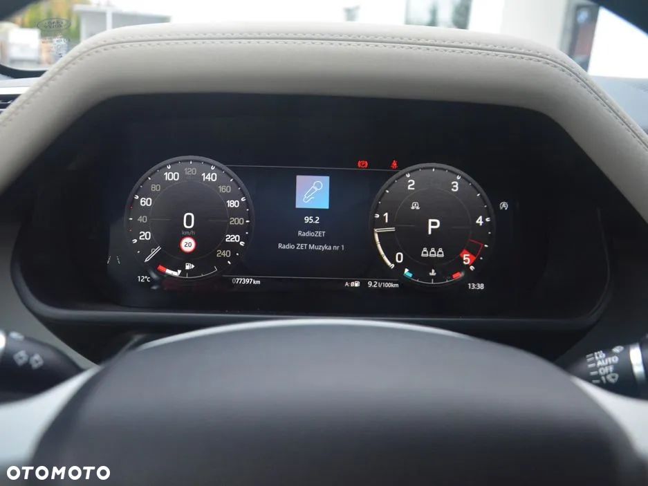 Land Rover Defender - 16