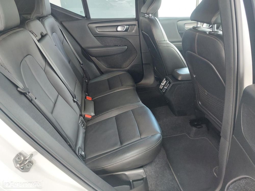 Volvo XC 40 1.5 T2 Momentum Plus - 45