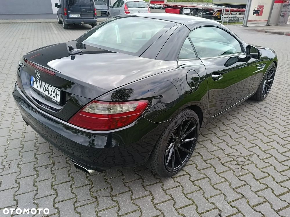 Mercedes-Benz SLK 250 (BlueEFFICIENCY) 7G-TRONIC - 3