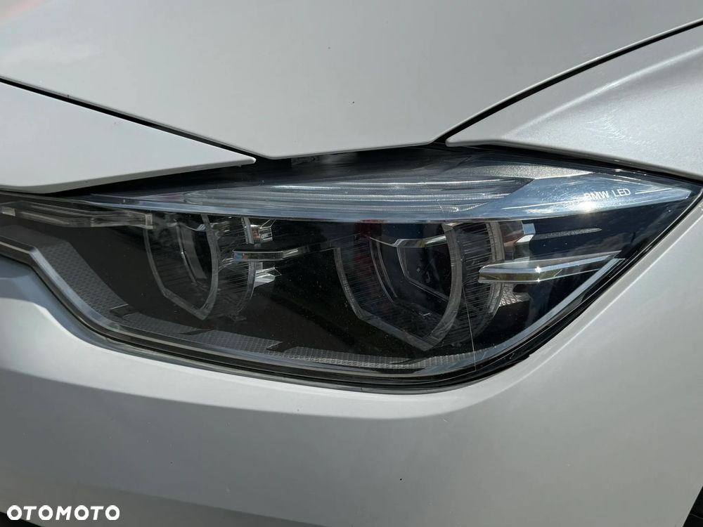 BMW Seria 3 318d M Sport Shadow - 21