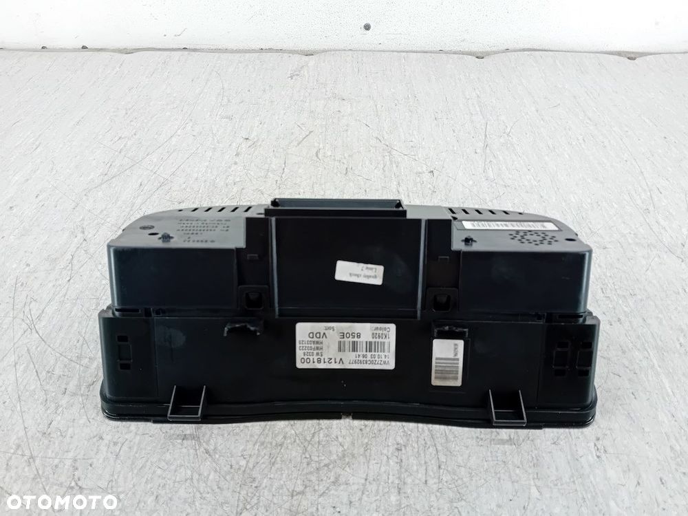 LICZNIK VW GOLF V 1K0920850E 1.6 FSI - 4