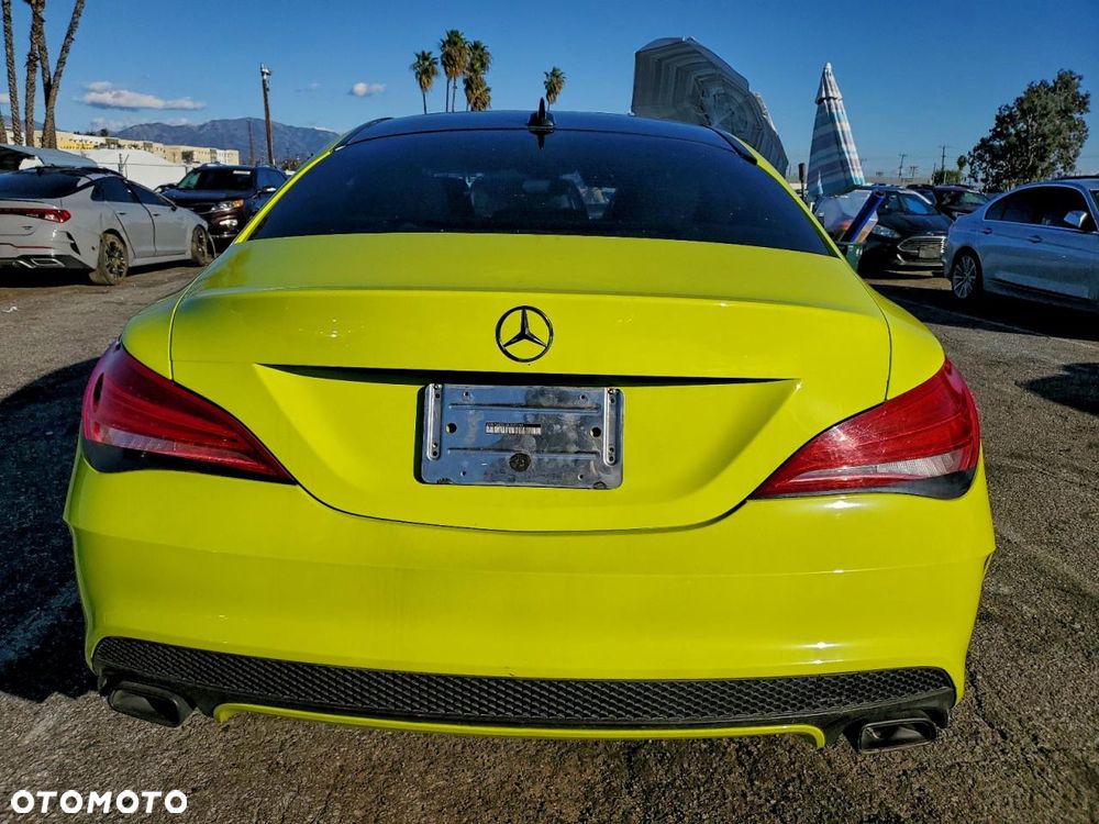 Mercedes-Benz CLA 250 4Matic 7G-DCT Orange Art Edition - 6