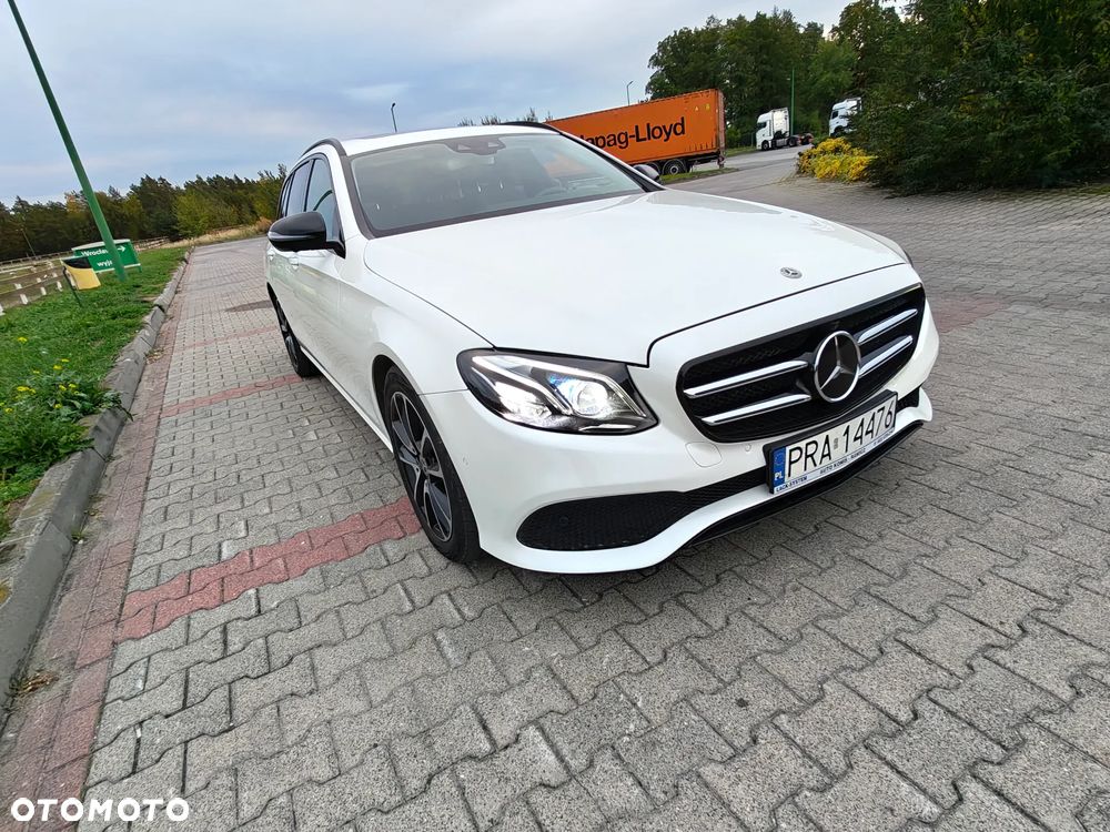 Mercedes-Benz Klasa E 300 d 9G-TRONIC - 26