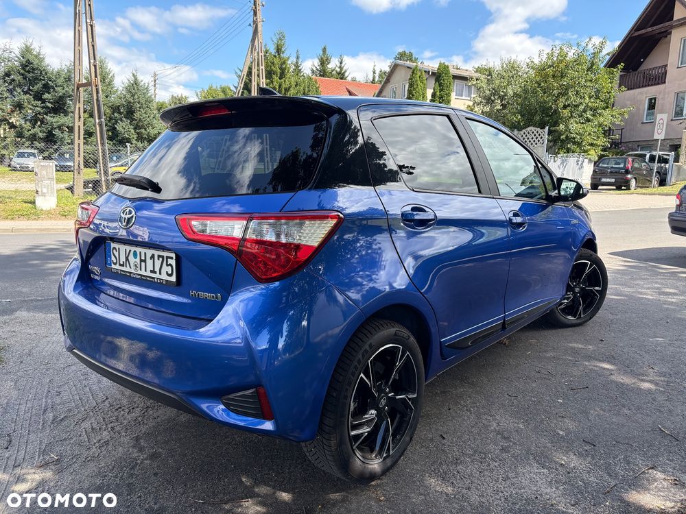 Toyota Yaris Hybrid 100 Selection Passion - 6