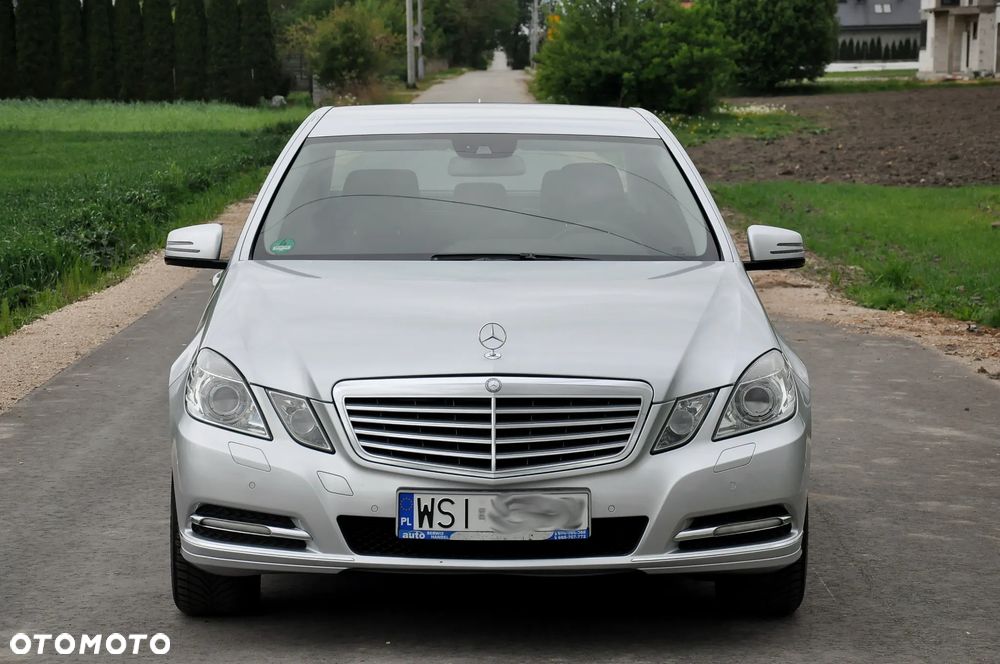 Mercedes-Benz Klasa E 250 CGI BlueEFFICIENCY 7G-TRONIC Elegance - 7