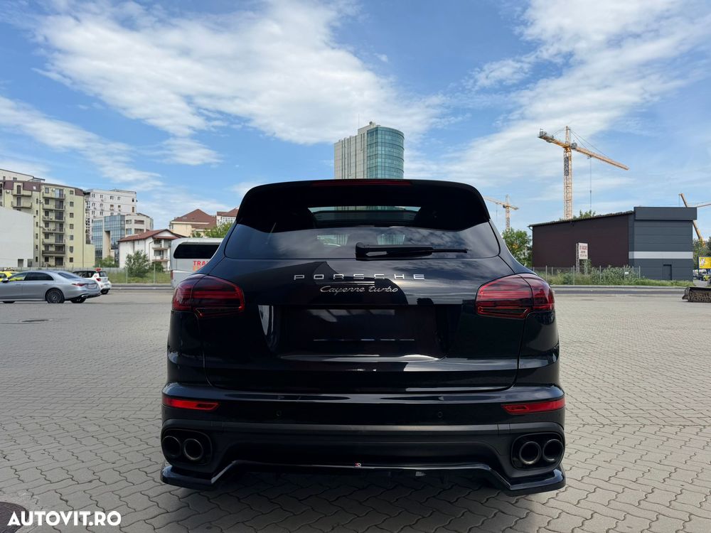 Porsche Cayenne 4.8 L Turbo - 2