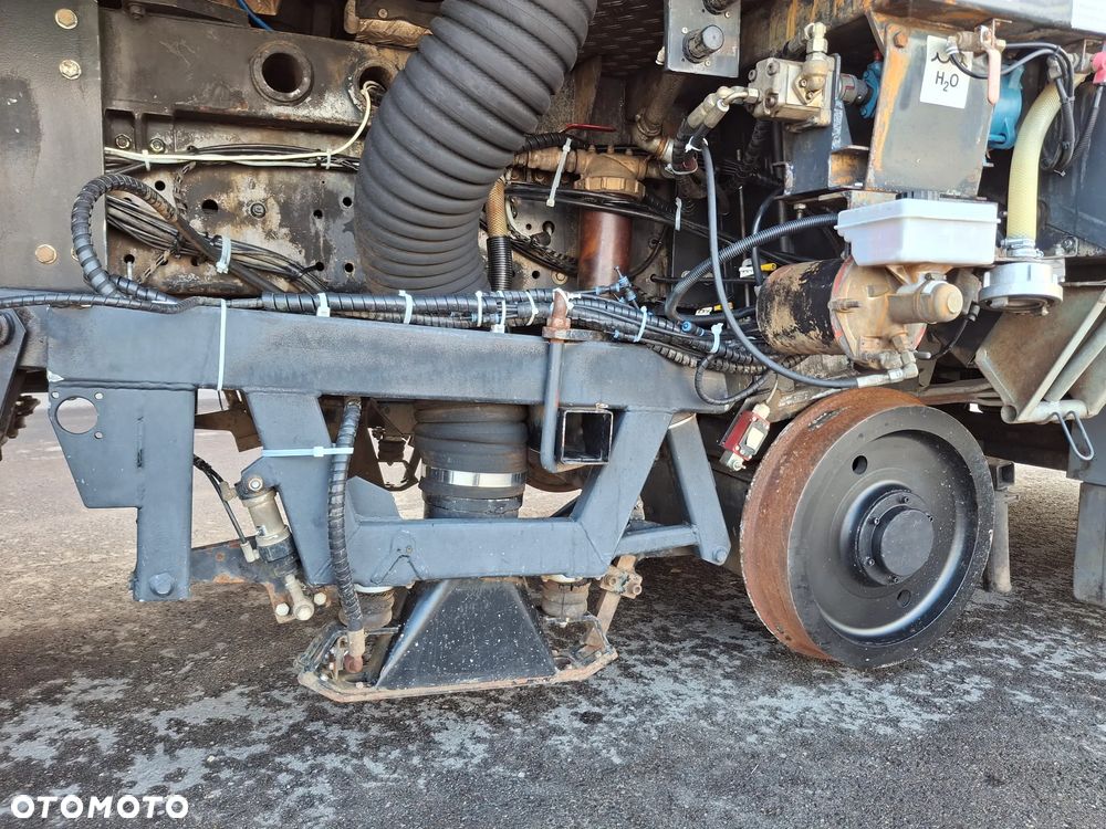 Mercedes-Benz Axor 1823 Zamiatarka HSW Explorer 6 Do Szyn Kolejowych Pojazd Szynowo Drogowy Czyszenie Szyn Torów Kolejowych - 4