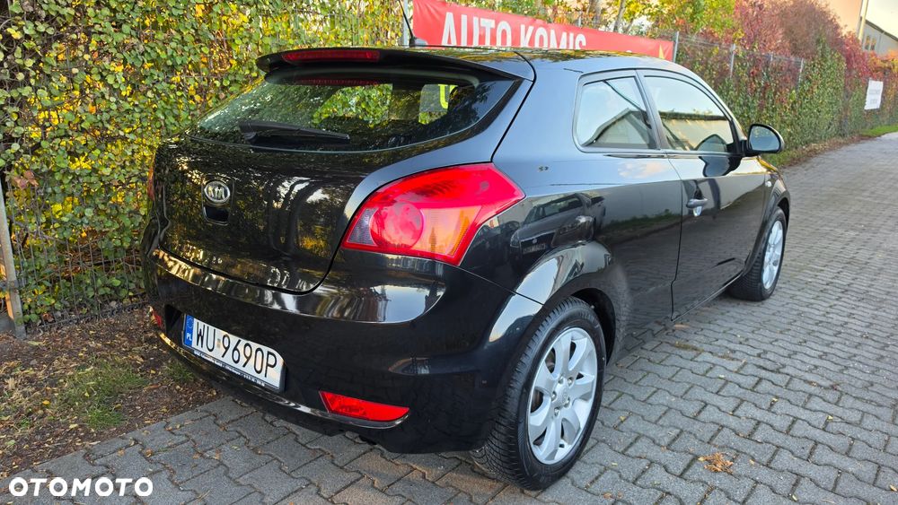 Kia Ceed - 27