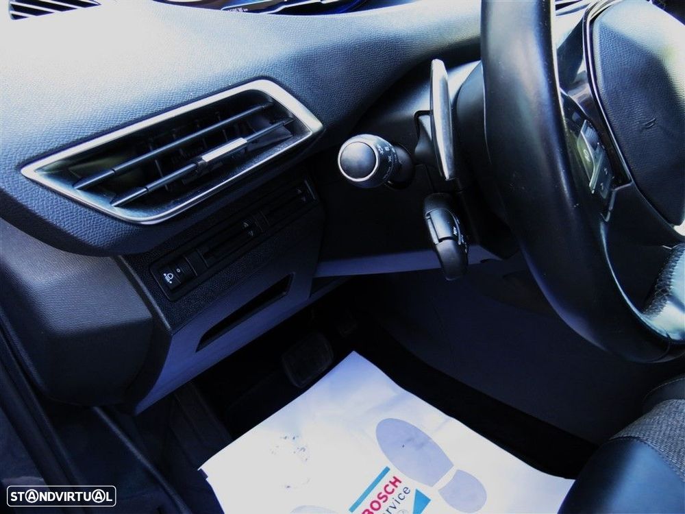 Peugeot 3008 1.5 BlueHDi Allure EAT8 - 17