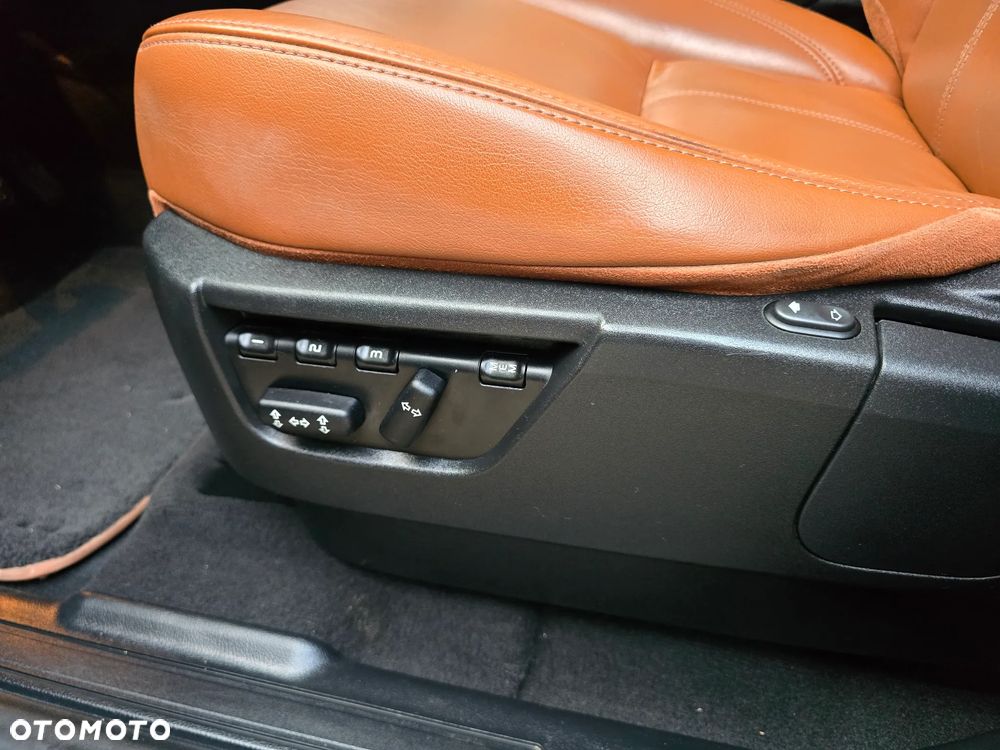 Land Rover Freelander SD4 HSE Luxury - 32