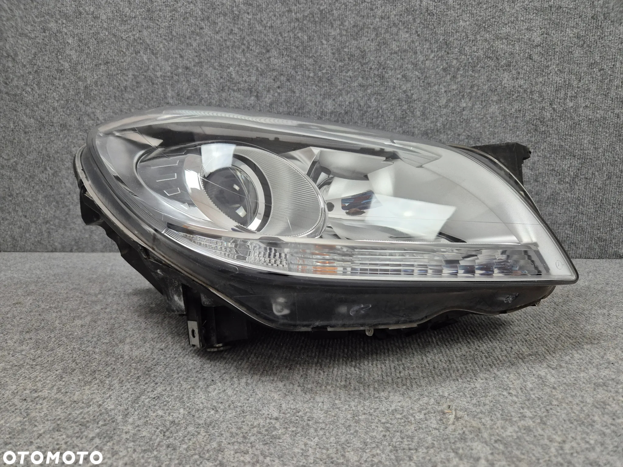 REFLEKTOR LAMPA PRZEDNIA PRAWA - MERCEDES SLK R172 10-15 - 2