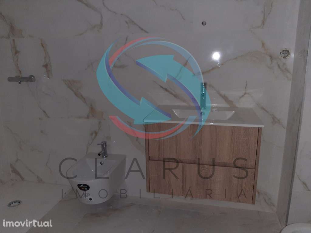 Apartamento T2 em Santa Marta do Pinhal - Grande imagem: 3/5