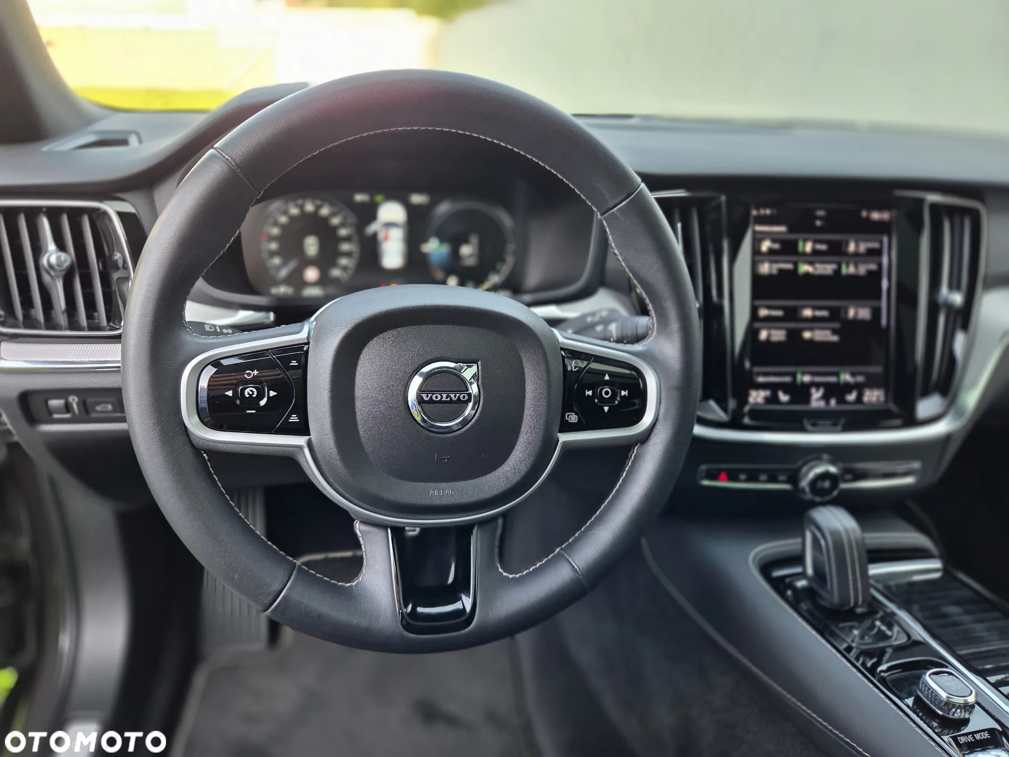 Volvo V60 T6 AWD Recharge Geartronic RDesign - 19