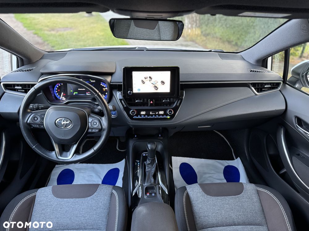 Toyota Corolla - 25