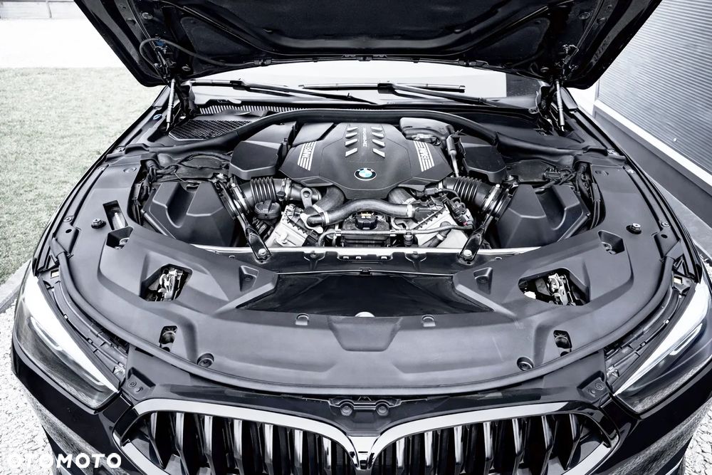 BMW Seria 8 - 14