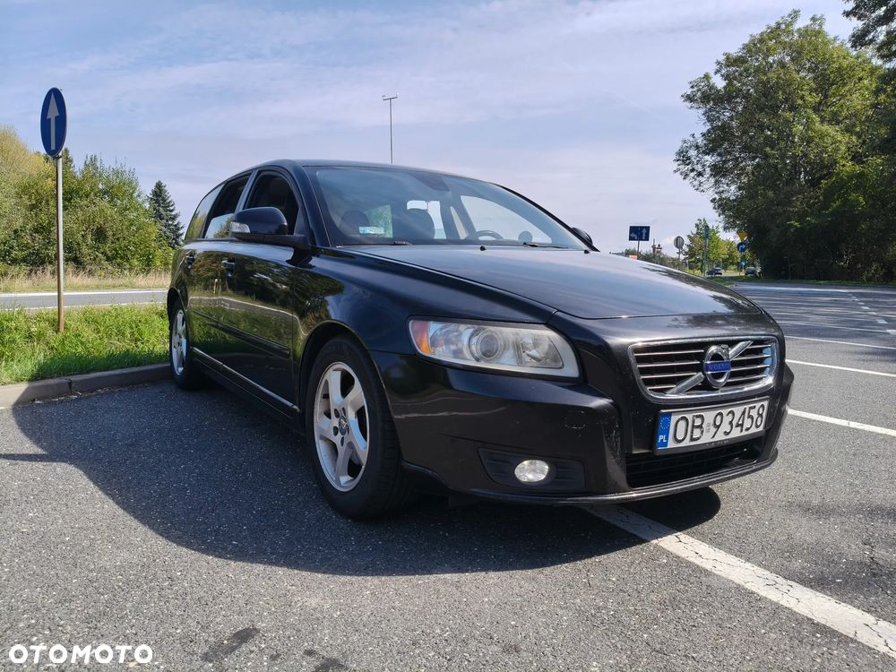 Volvo V50 2011 photo 2