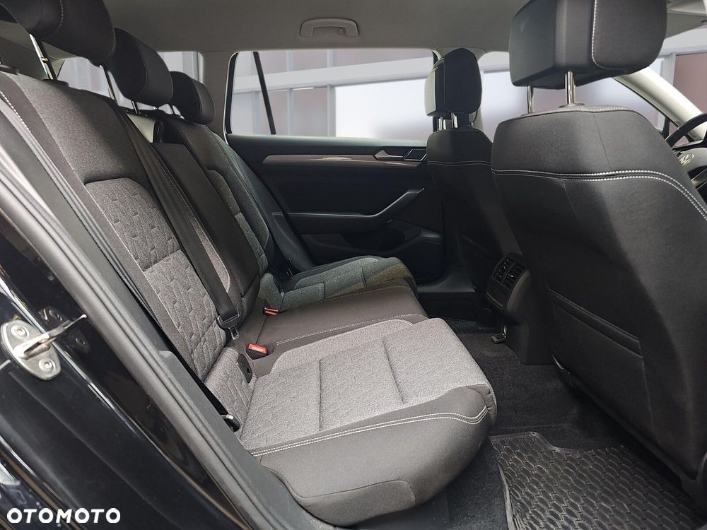 Volkswagen Passat Variant 1.5 TSI EVO Business DSG - 12