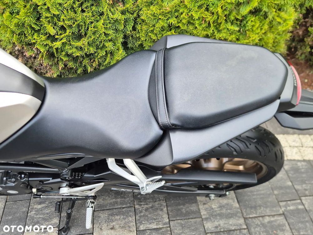 Honda CB - 23