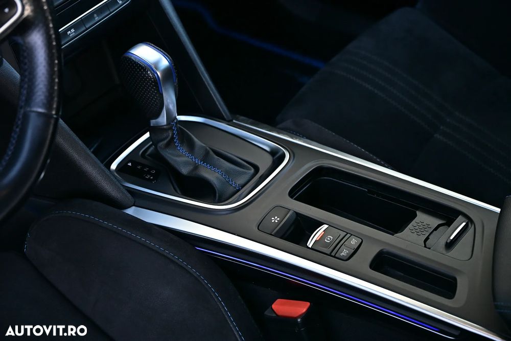 Renault Megane ENERGY TCe 205 EDC GT - 11