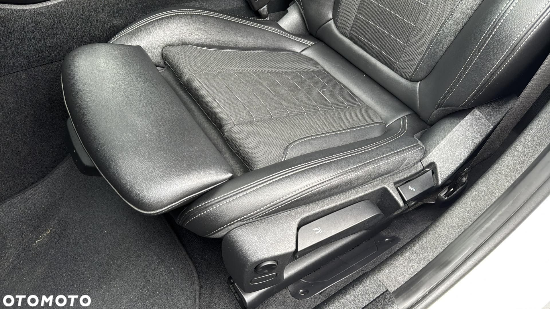 BMW Seria 3 318d - 14