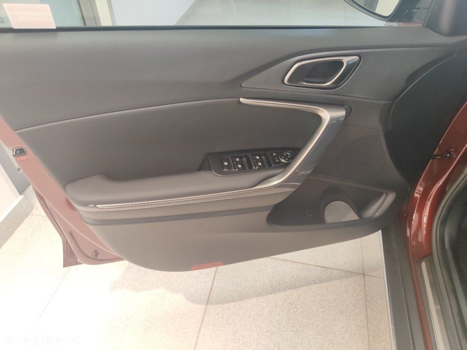 Kia XCeed - 12