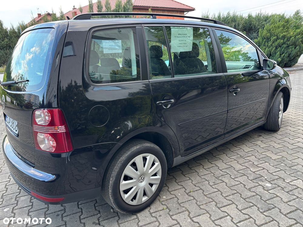 Volkswagen Touran - 4