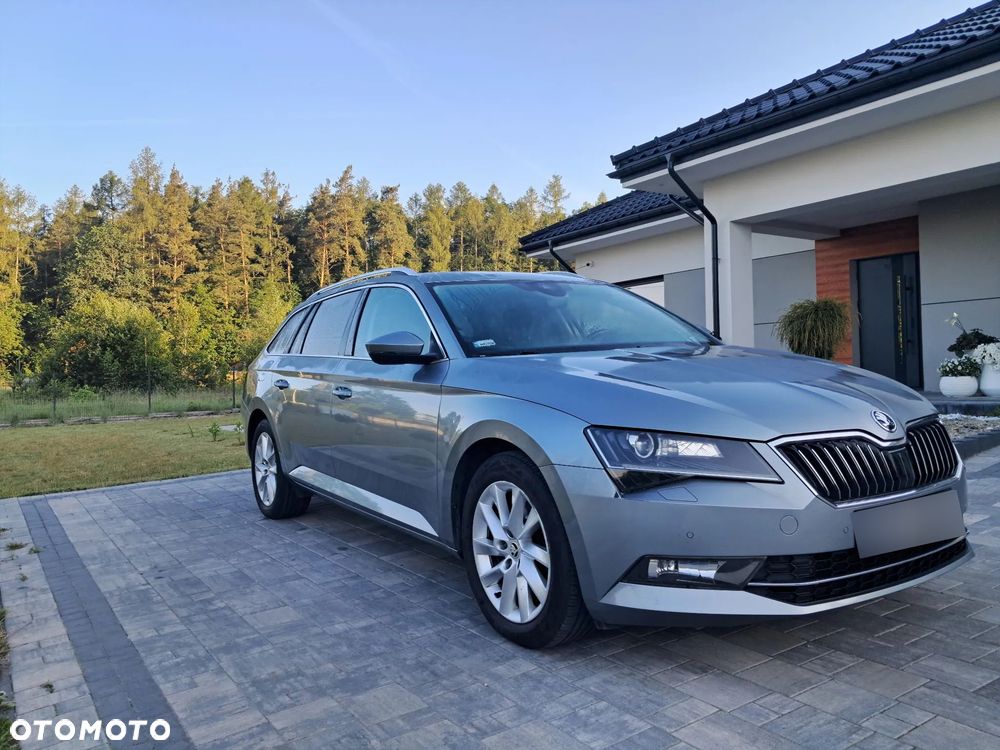 Skoda Superb 2.0 TDI SCR 4x4 Style DSG - 4
