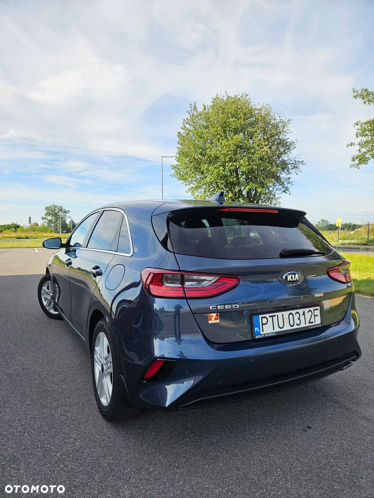 Kia Ceed 1.4 L - 5