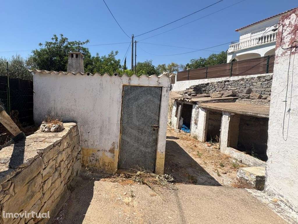 Moradia Antiga com Potencial em Vale Telheiro, Loulé, Algarve - Grande imagem: 4/14