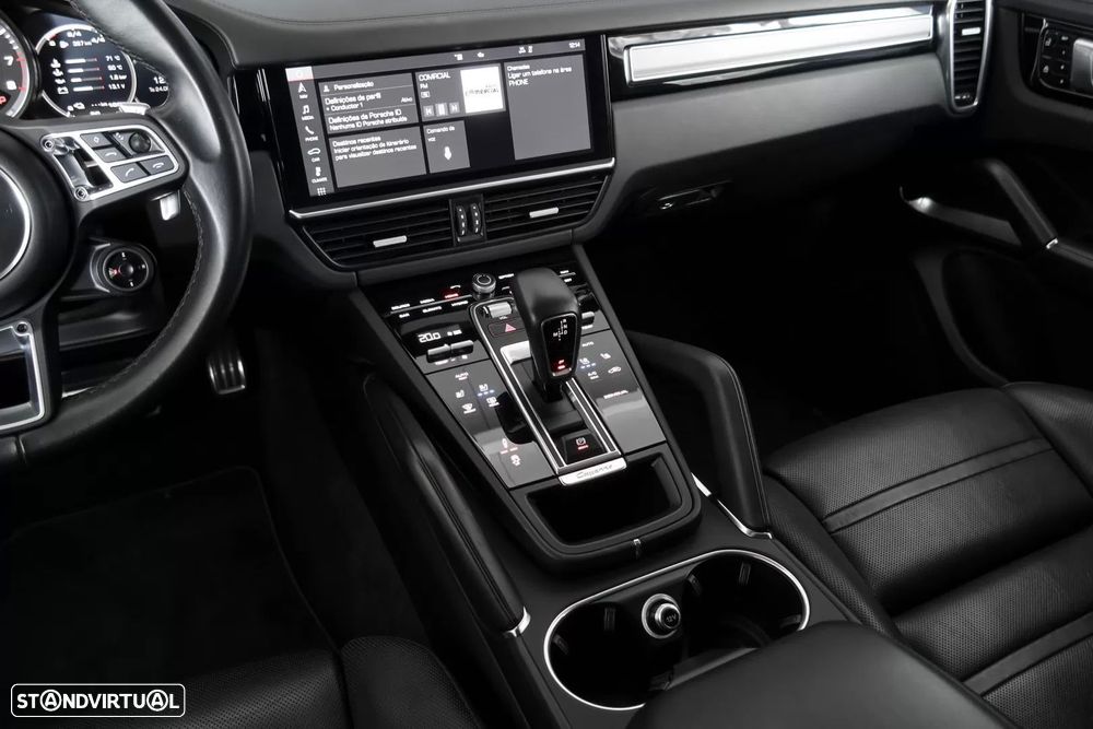 Porsche Cayenne Turbo S E-Hybrid - 11