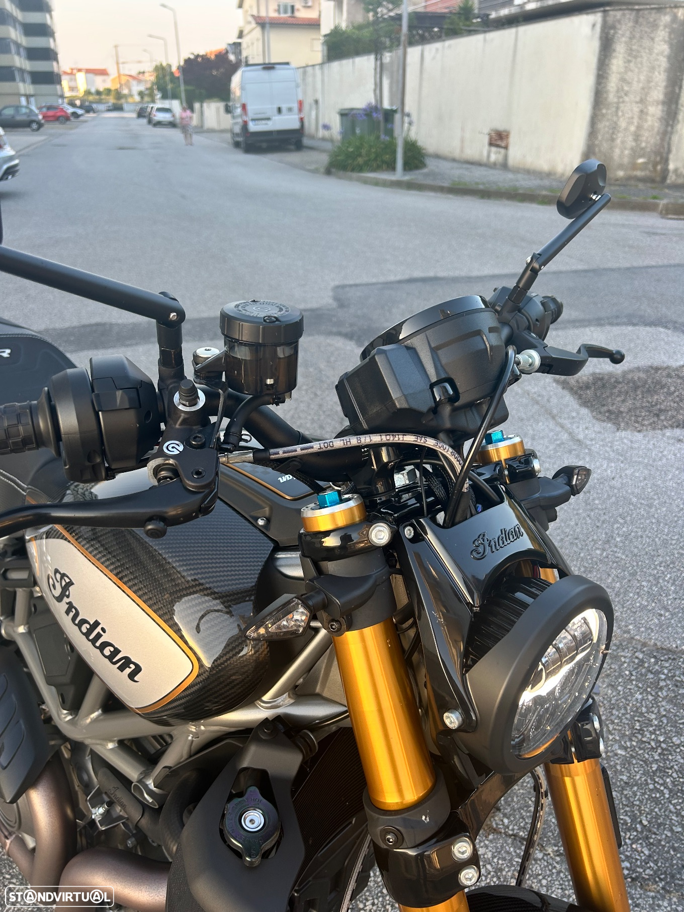 Indian FTR Carbon R - 10