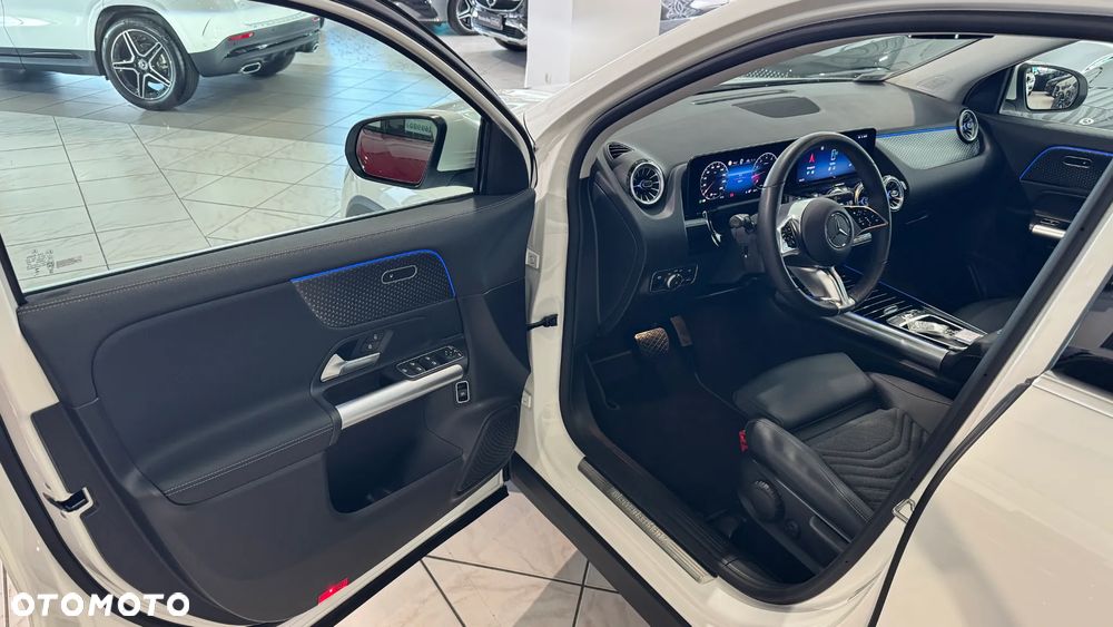 Mercedes-Benz GLA 200 mHEV 7G-DCT - 12