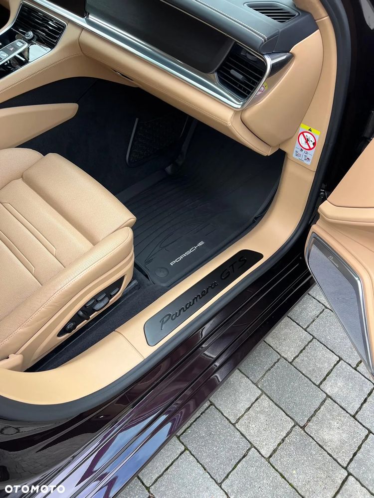 Porsche Panamera - 16