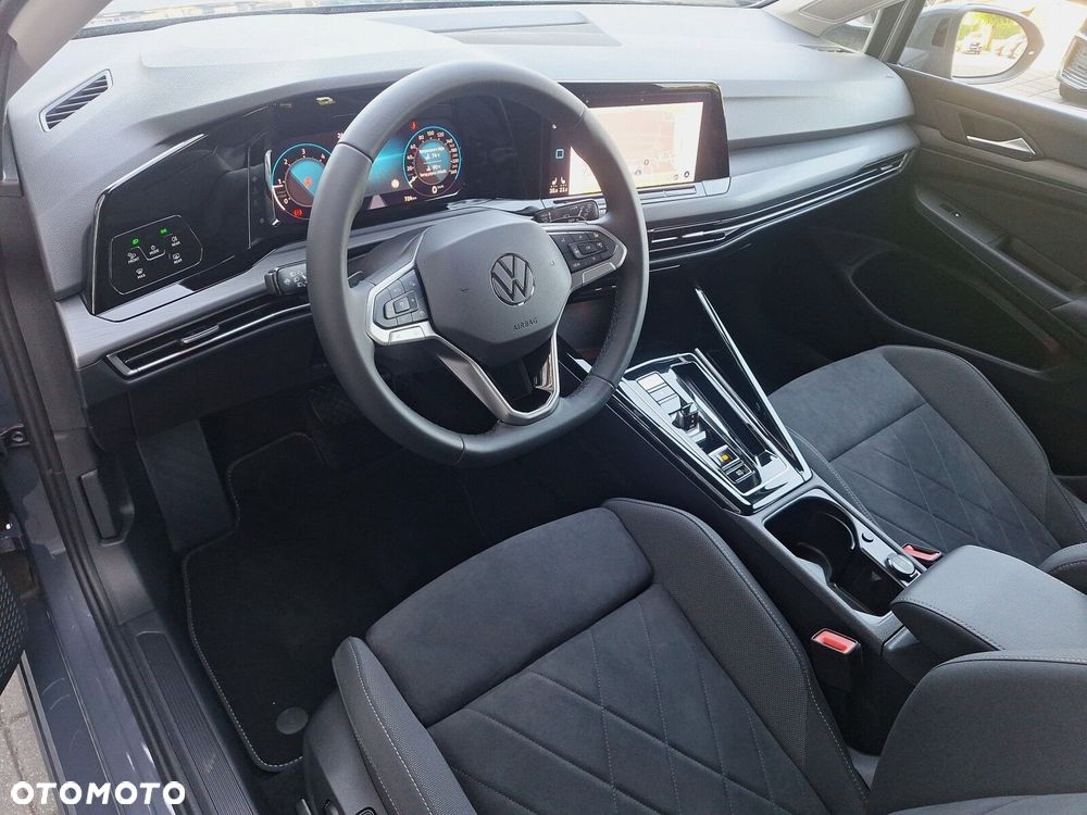 Volkswagen Golf - 11