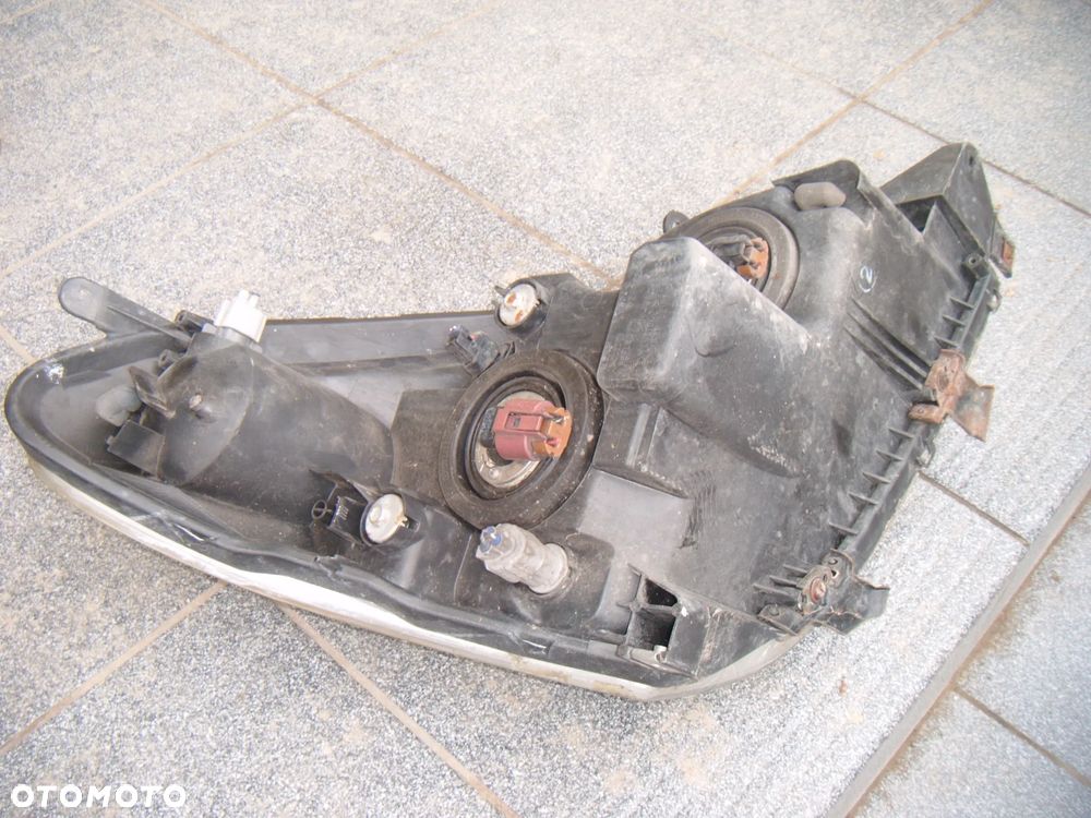 toyota corolla verso 05r lampa lewy przód - 2