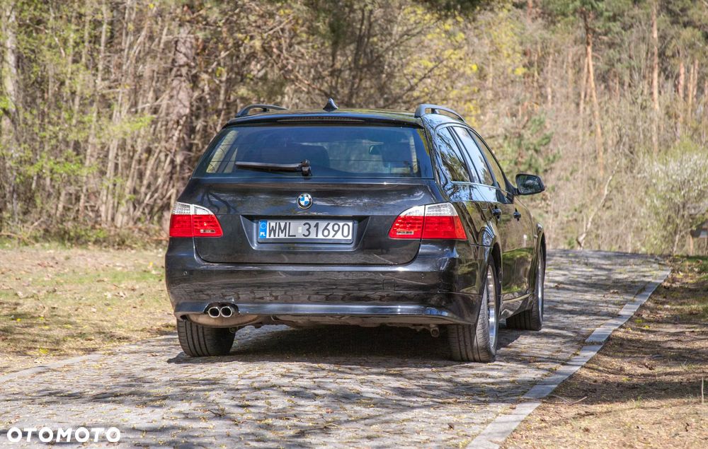 BMW Seria 5 525d - 12